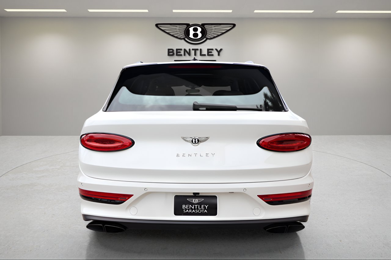 Used 2024 Bentley Bentayga AWD/4WD image 11