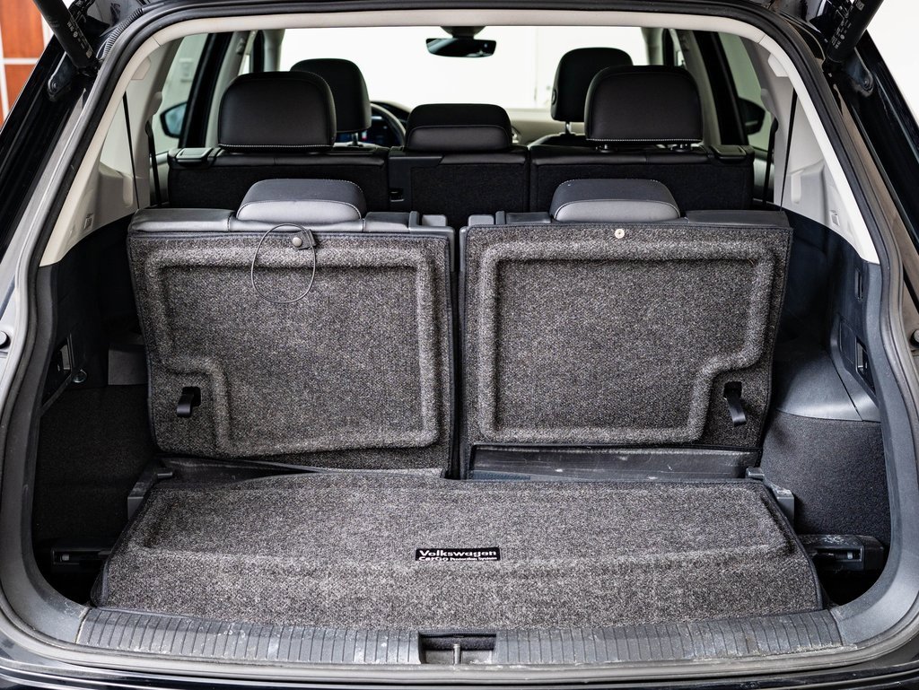 Used 2022 Volkswagen Tiguan SE w/ Panoramic Sunroof Package image 19