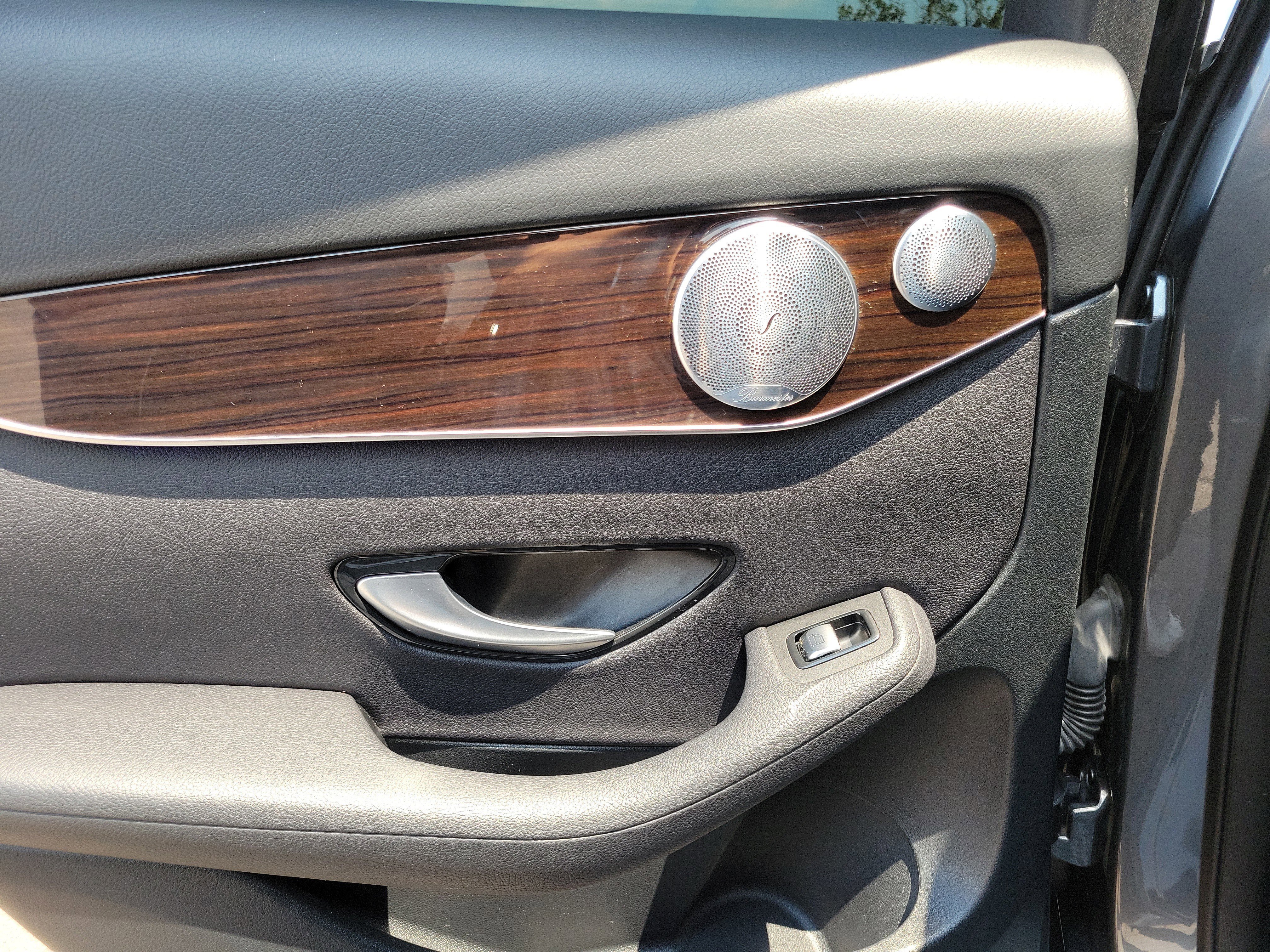 Used 2020 Mercedes-Benz GLC 300 w/ Premium Package image 12