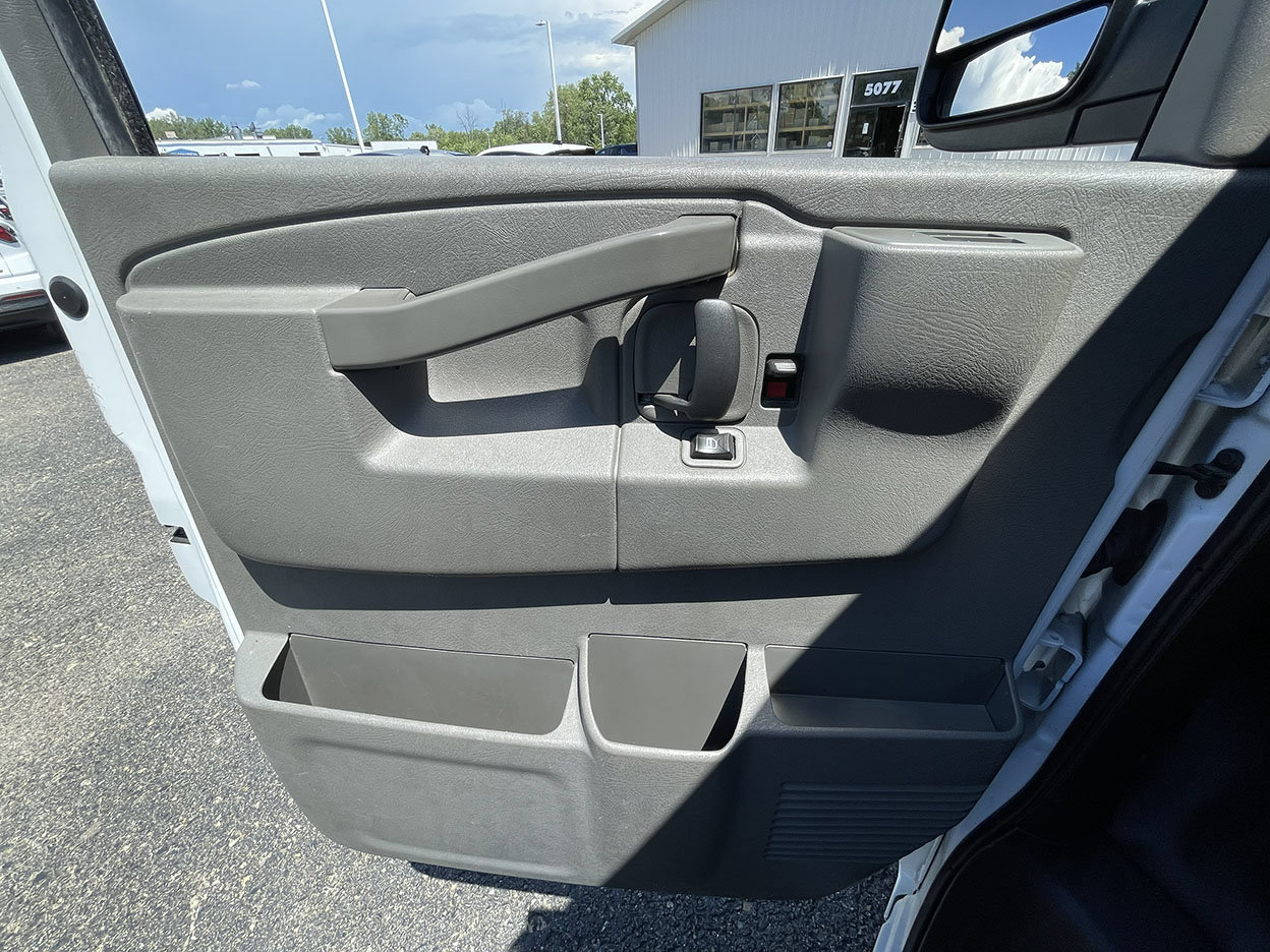 Used 2019 GMC Savana 2500 w/ Driver Convenience Package RWD image 24