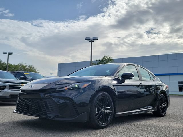 Used 2025 Toyota Camry SE FWD image 9