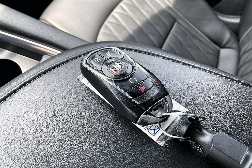 Used 2023 Buick Enclave Avenir w/ Avenir Technology Package AWD/4WD image 11