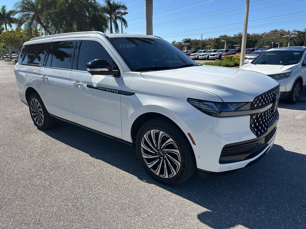Used 2025 Lincoln Navigator L Black Label image 11