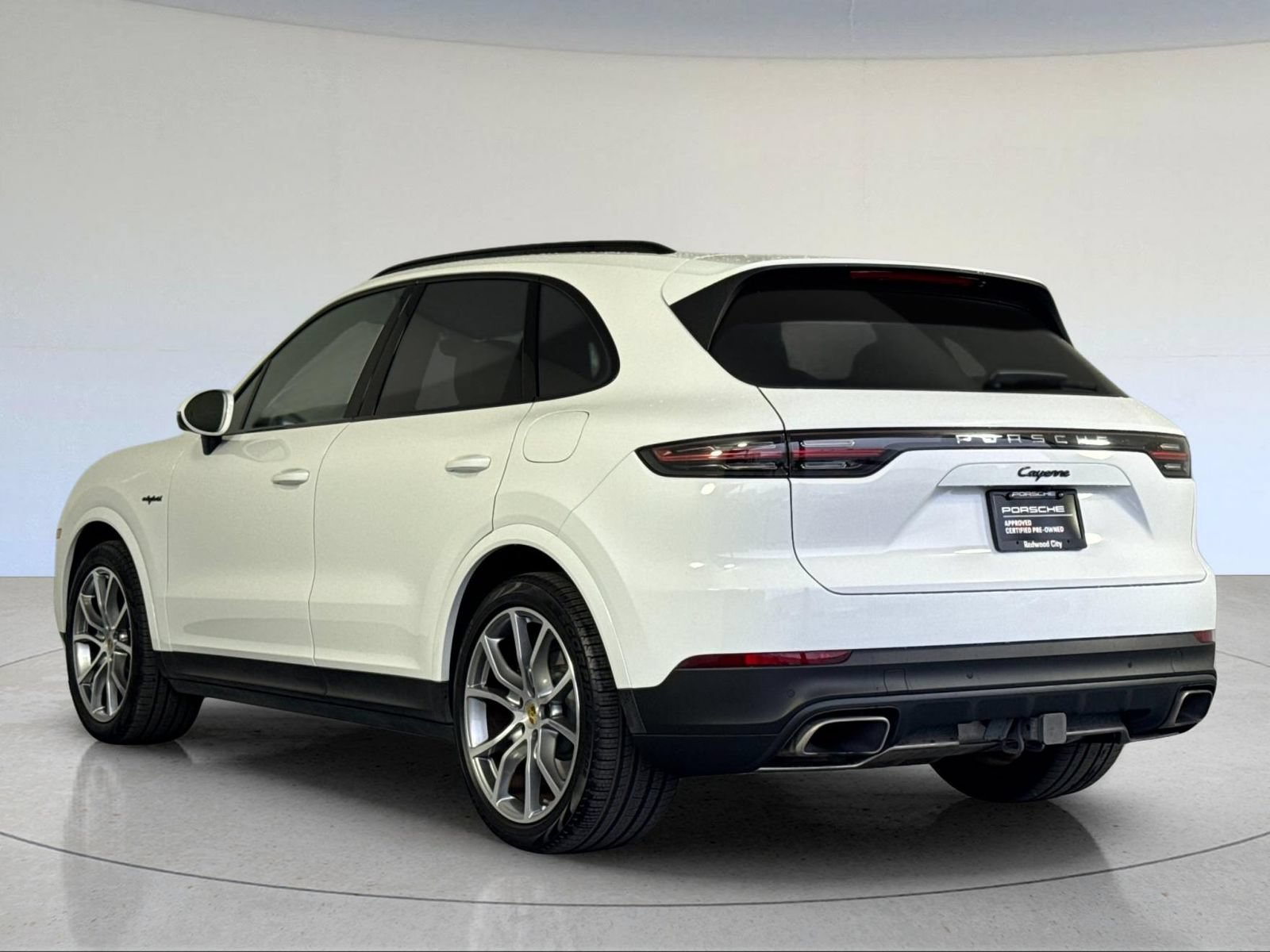 Certified 2022 Porsche Cayenne E-Hybrid AWD/4WD image 3