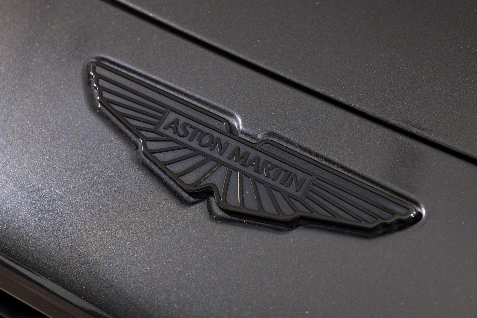 Used 2025 Aston Martin V8 Vantage Coupe RWD image 45