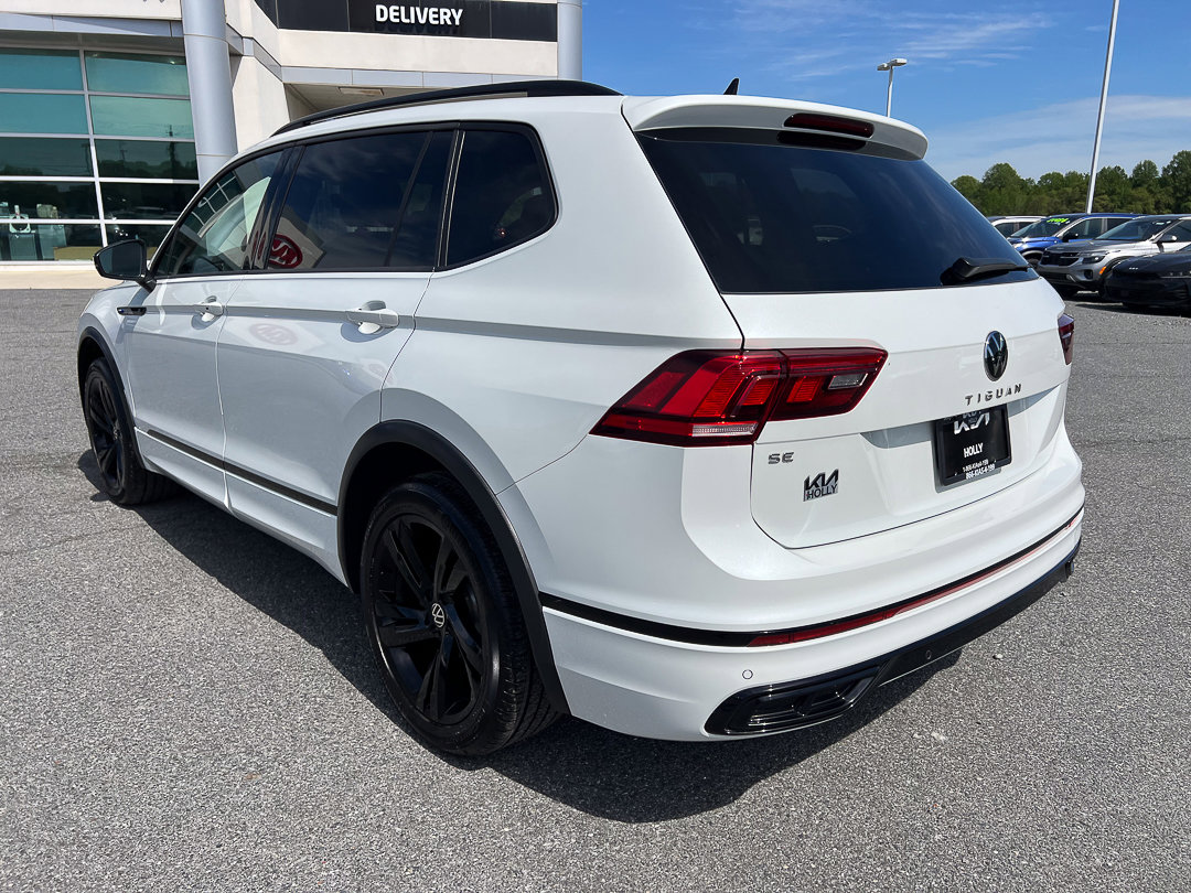 Used 2024 Volkswagen Tiguan SE R-Line FWD image 3