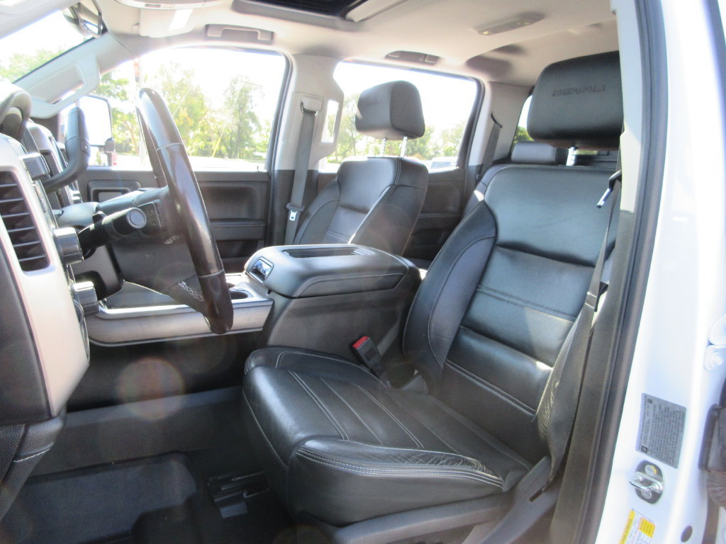 Used 2018 GMC Sierra 3500 Denali w/ Duramax Plus Package AWD/4WD image 22