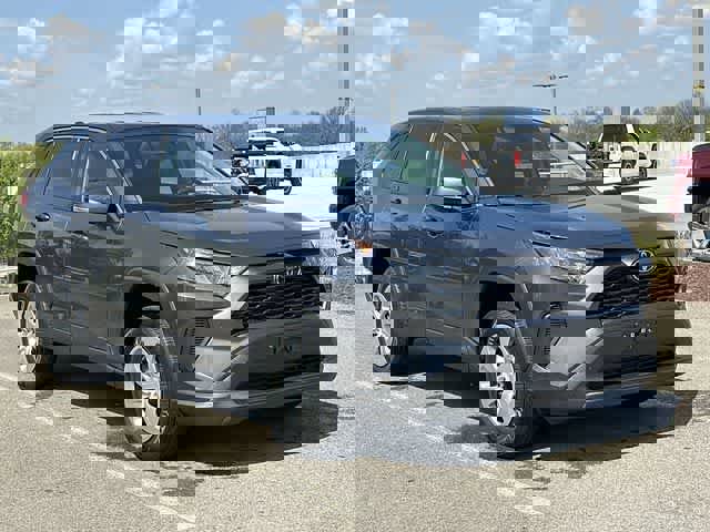 Used 2022 Toyota RAV4 LE AWD/4WD image 10