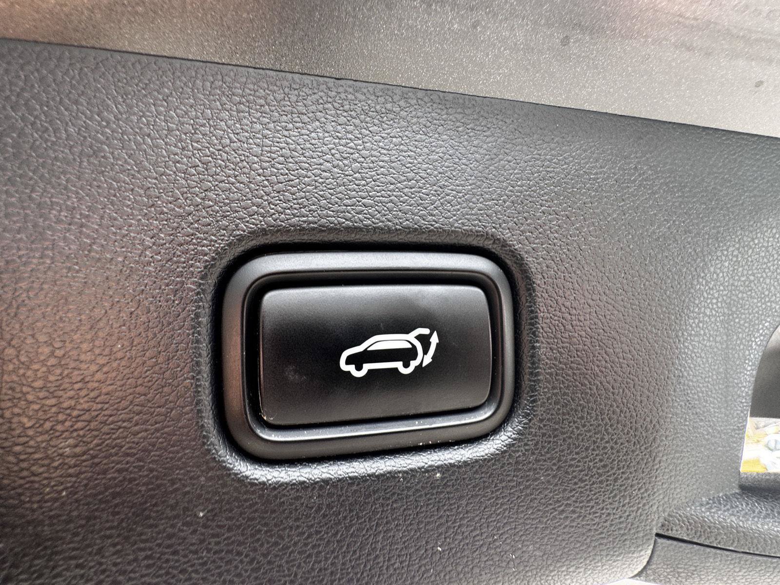 Used 2022 Hyundai Tucson Limited w/ Cargo Package AWD/4WD image 11