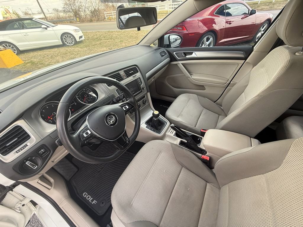 Used 2016 Volkswagen Golf S image 14
