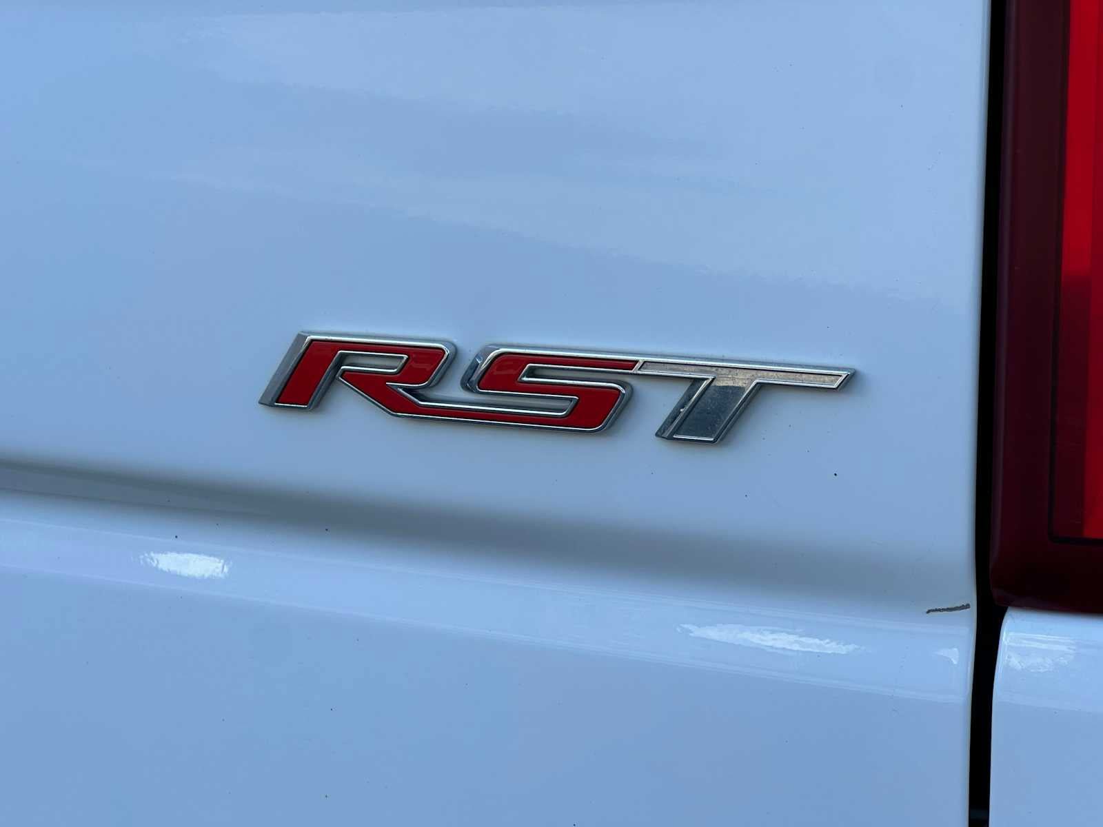 Used 2024 Chevrolet Silverado 1500 RST w/ Z71 Off-Road Package AWD/4WD image 16