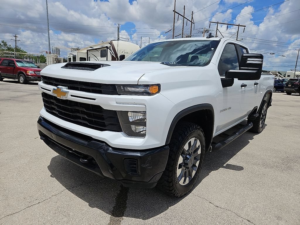 Used 2024 Chevrolet Silverado 2500 Custom w/ Custom Convenience Package AWD/4WD image 1