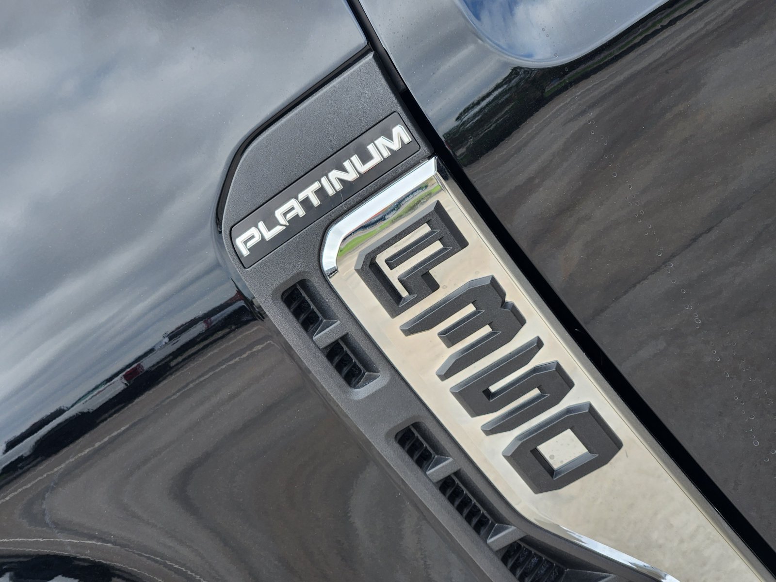New 2026 Ford F350 Platinum w/ Platinum Plus Package AWD/4WD image 9