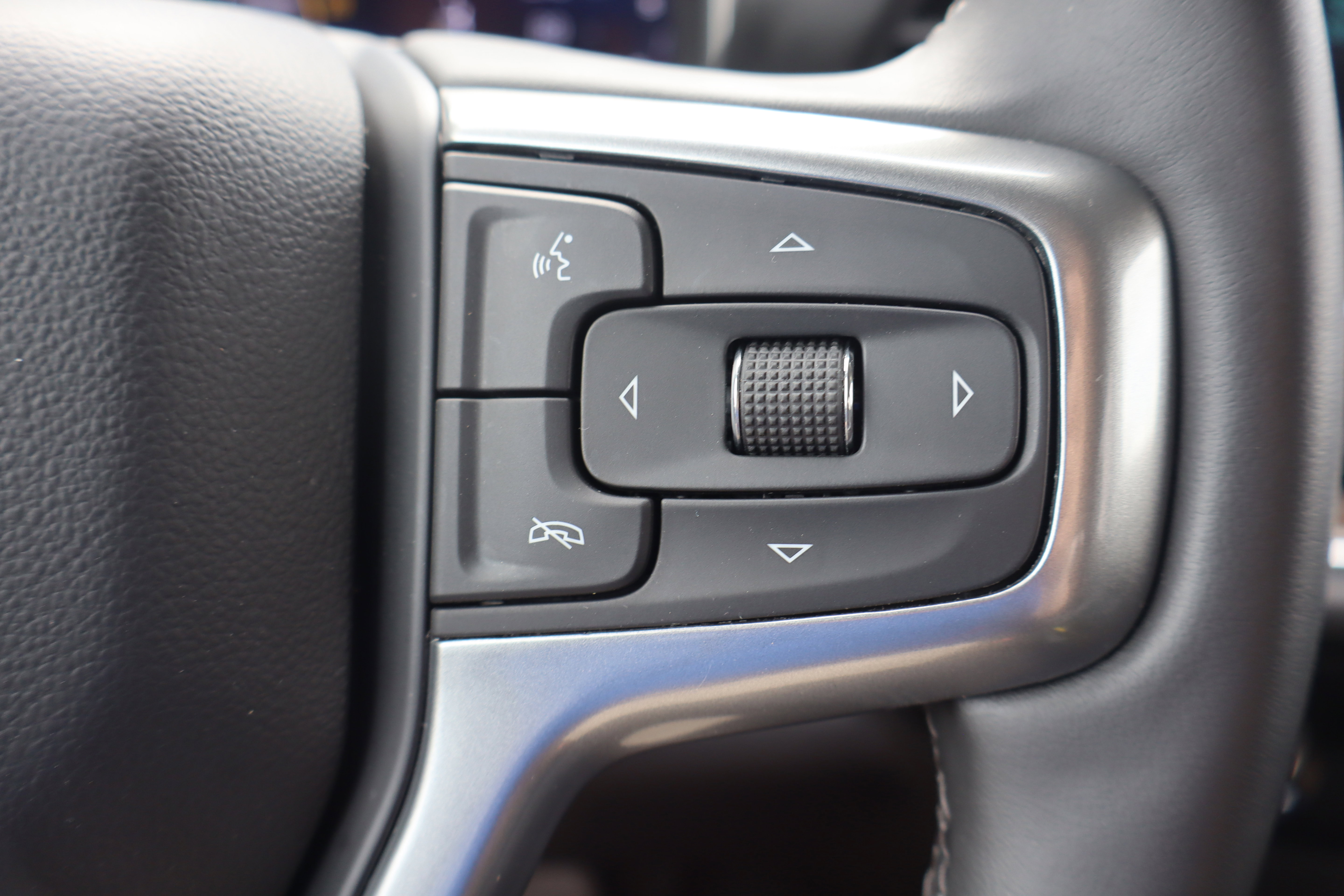 Used 2024 Chevrolet Silverado 1500 LT AWD/4WD image 17