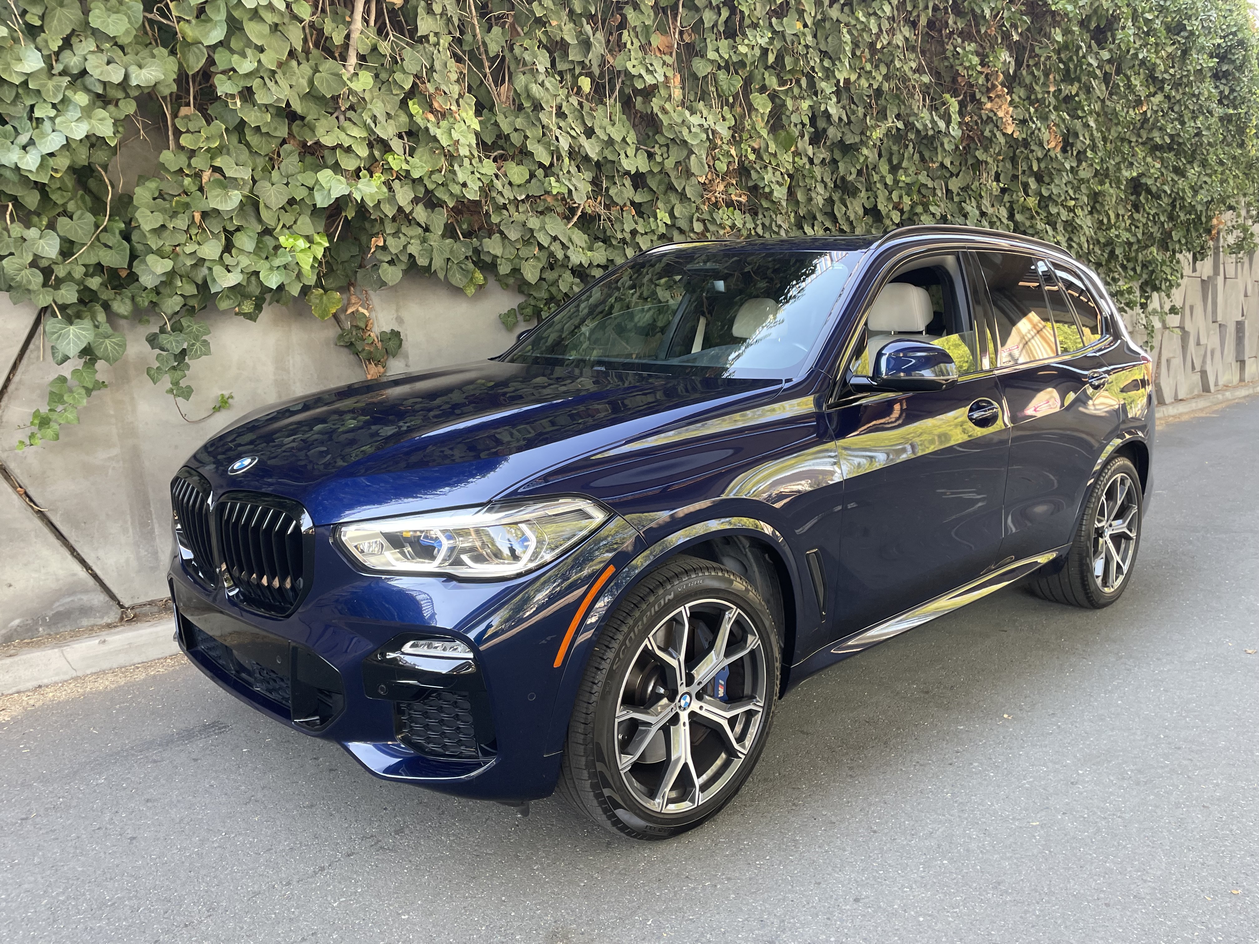 Used 2021 BMW X5 M50i w/ Executive Package AWD/4WD image 3
