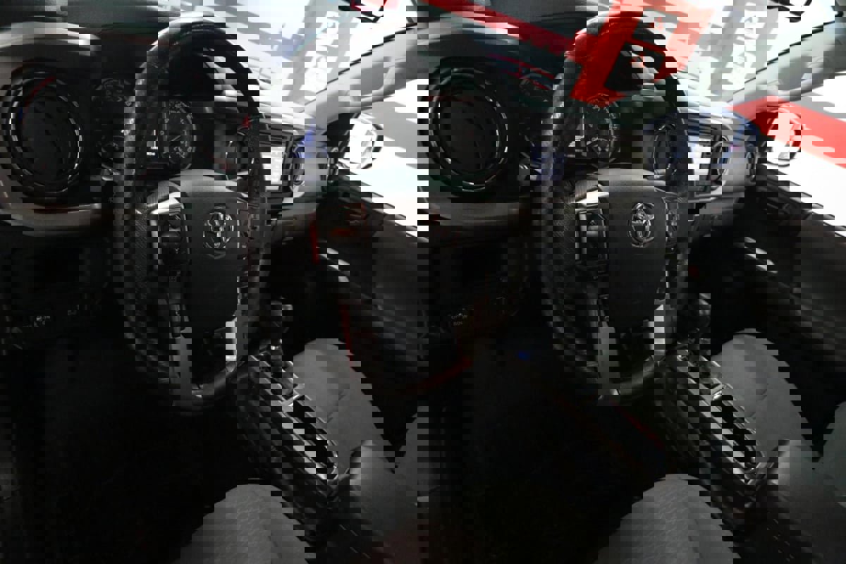 Used 2018 Toyota Tacoma SR5 image 11