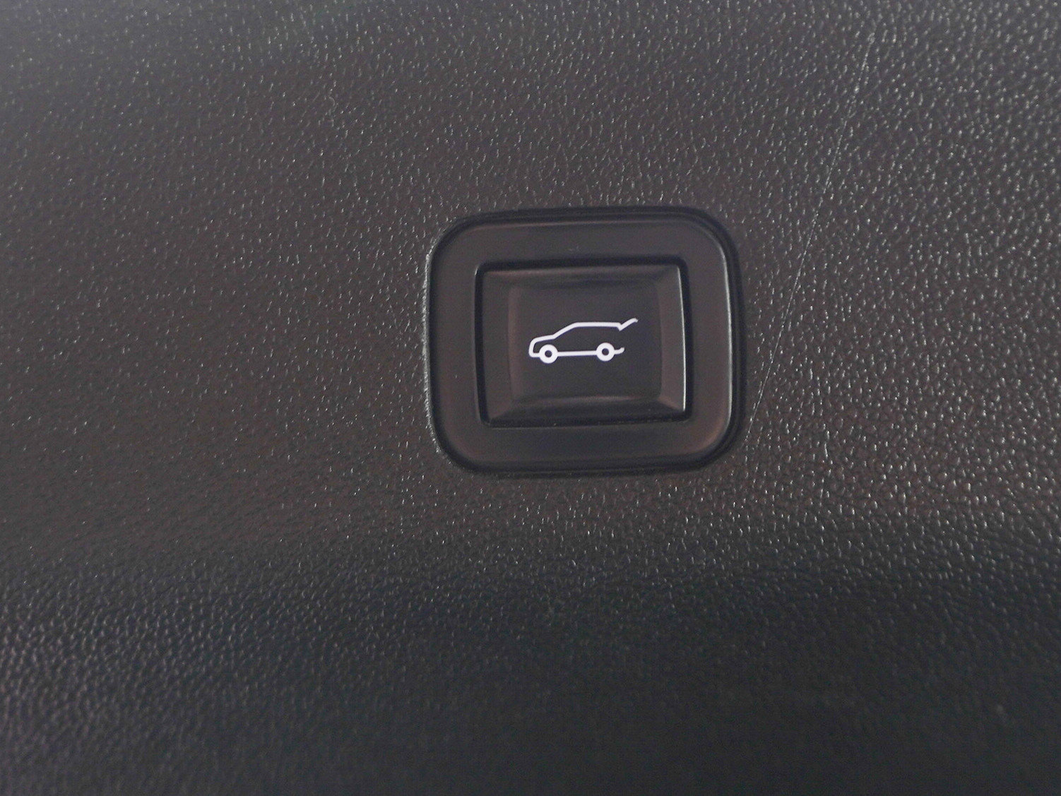 Used 2021 Chevrolet Suburban High Country image 16