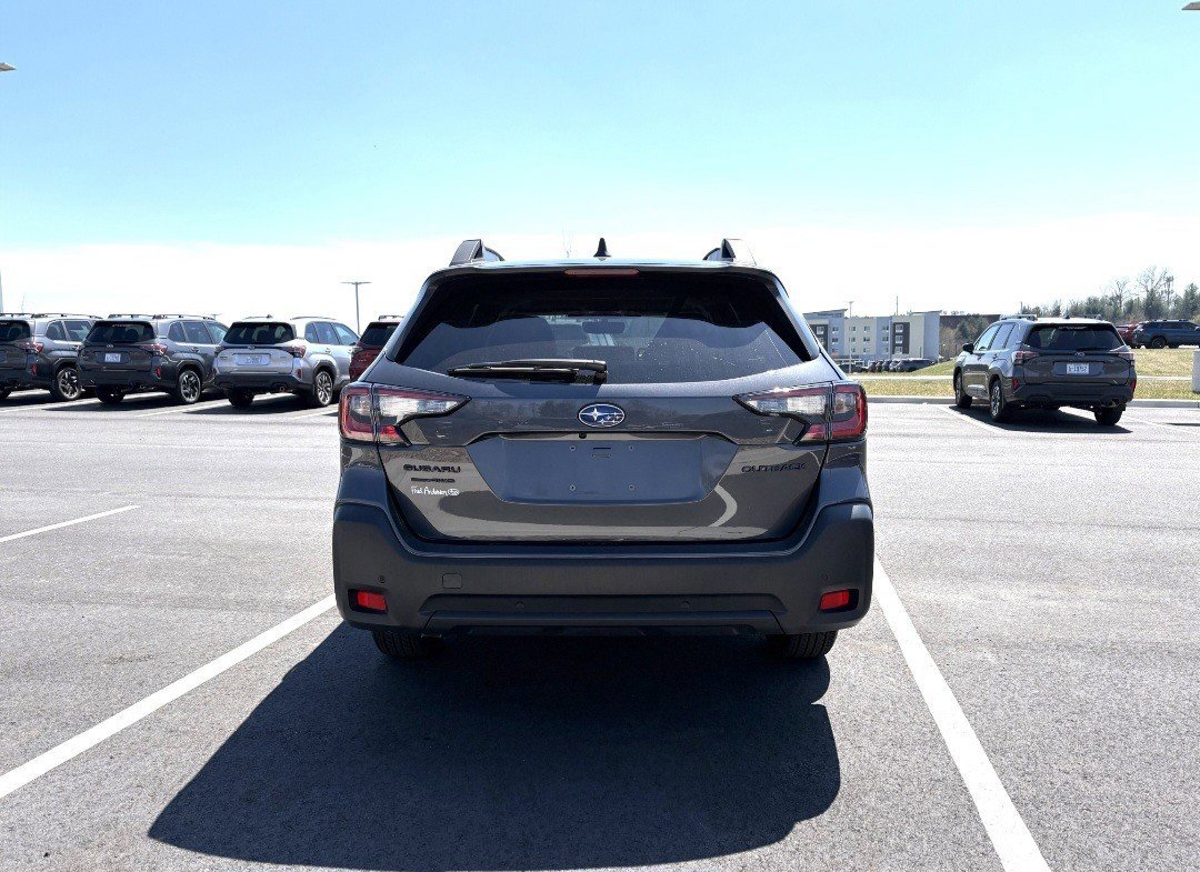 Certified 2025 Subaru Outback Onyx Edition AWD/4WD image 10