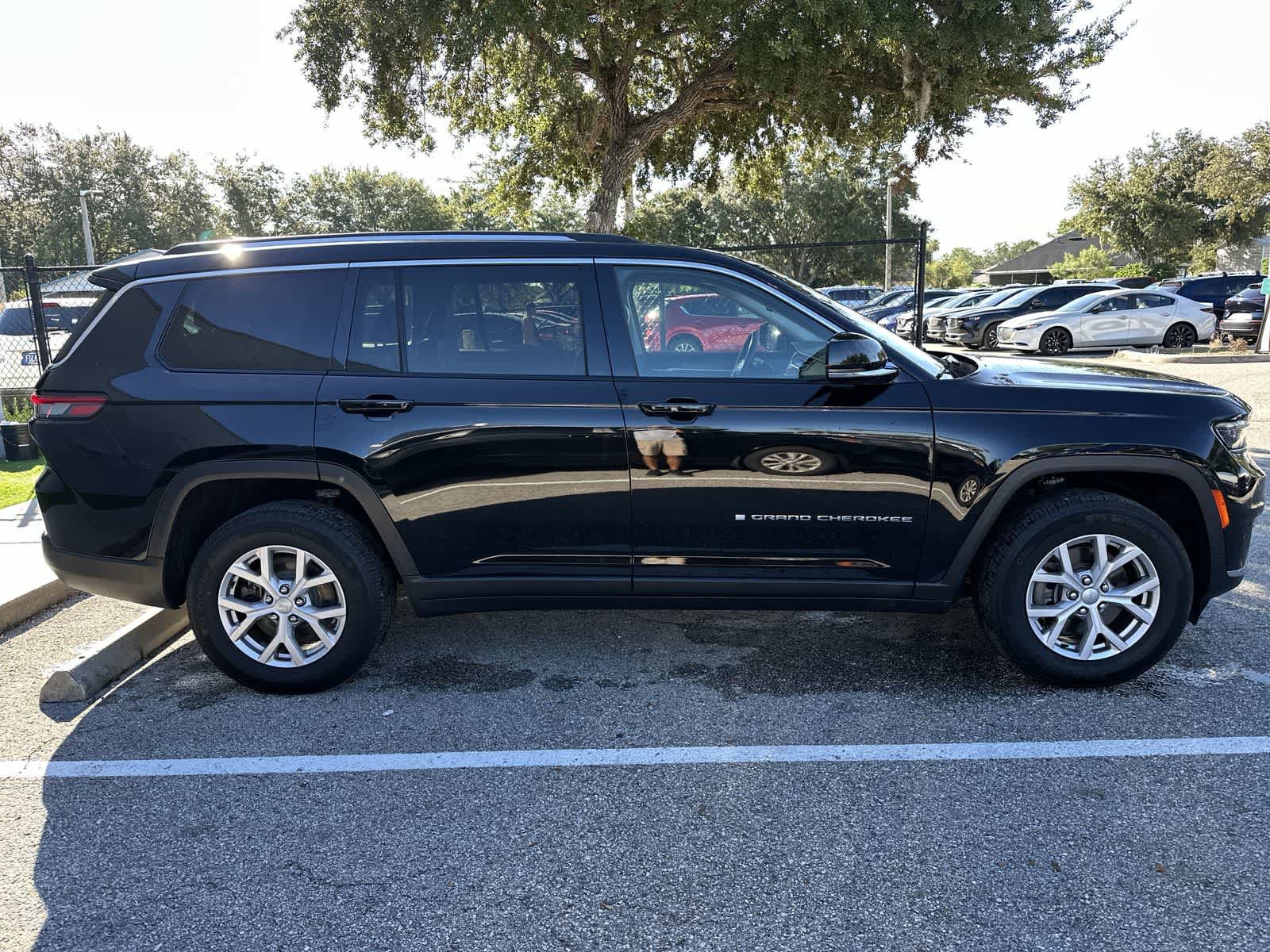 Used 2021 Jeep Grand Cherokee L Limited AWD/4WD image 10