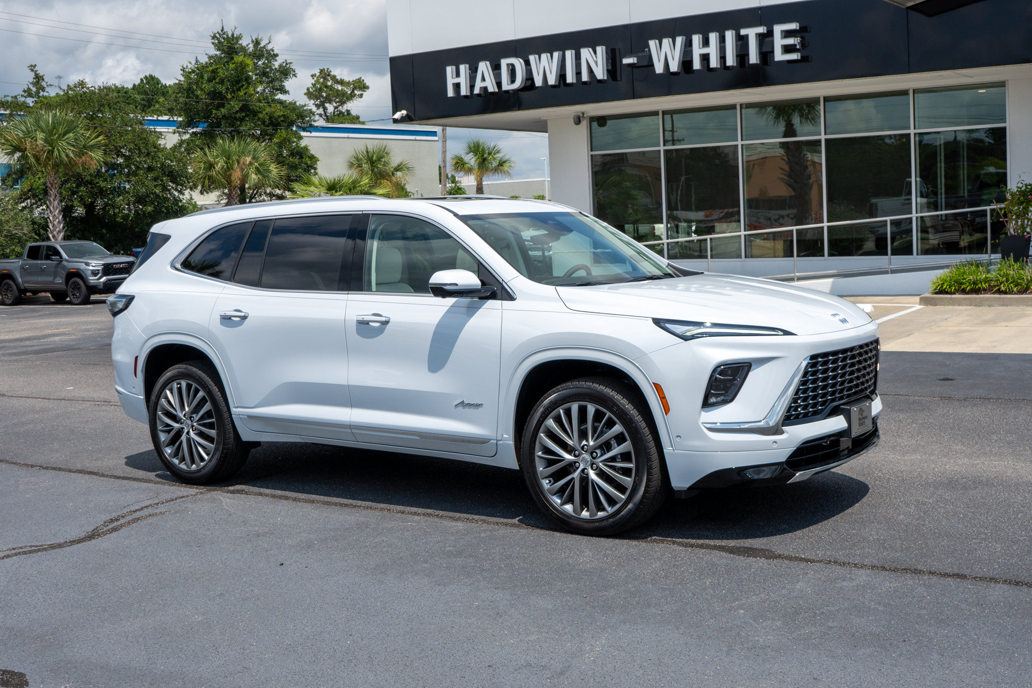 New 2026 Buick Enclave Avenir w/ Super Cruise Package FWD image 1