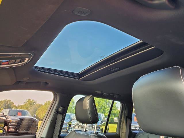 Used 2022 Jeep Grand Cherokee Altitude image 7