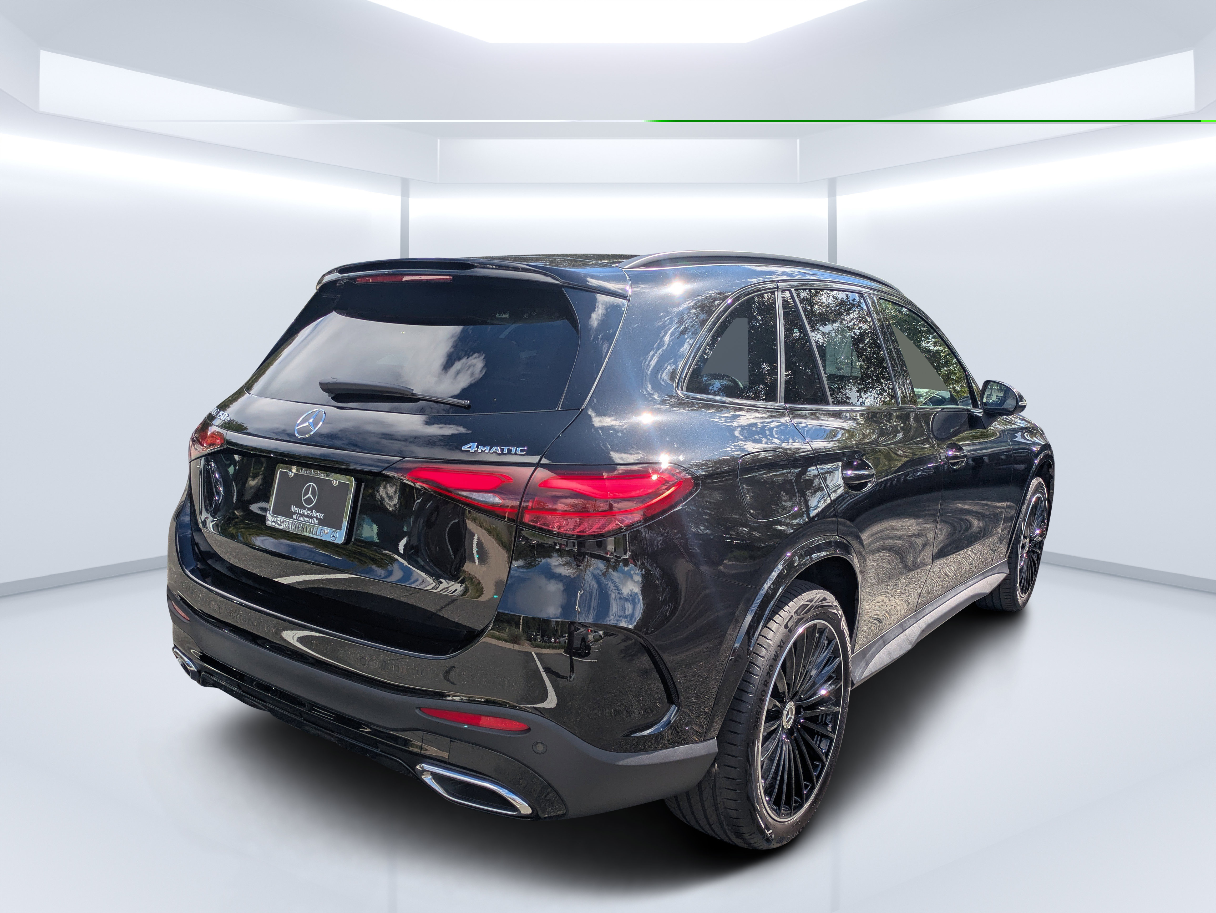 New 2027 Mercedes-Benz GLC 350e 4MATIC image 3