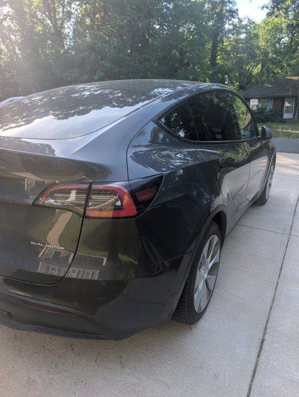 Used 2021 Tesla Model Y Long Range AWD/4WD image 3