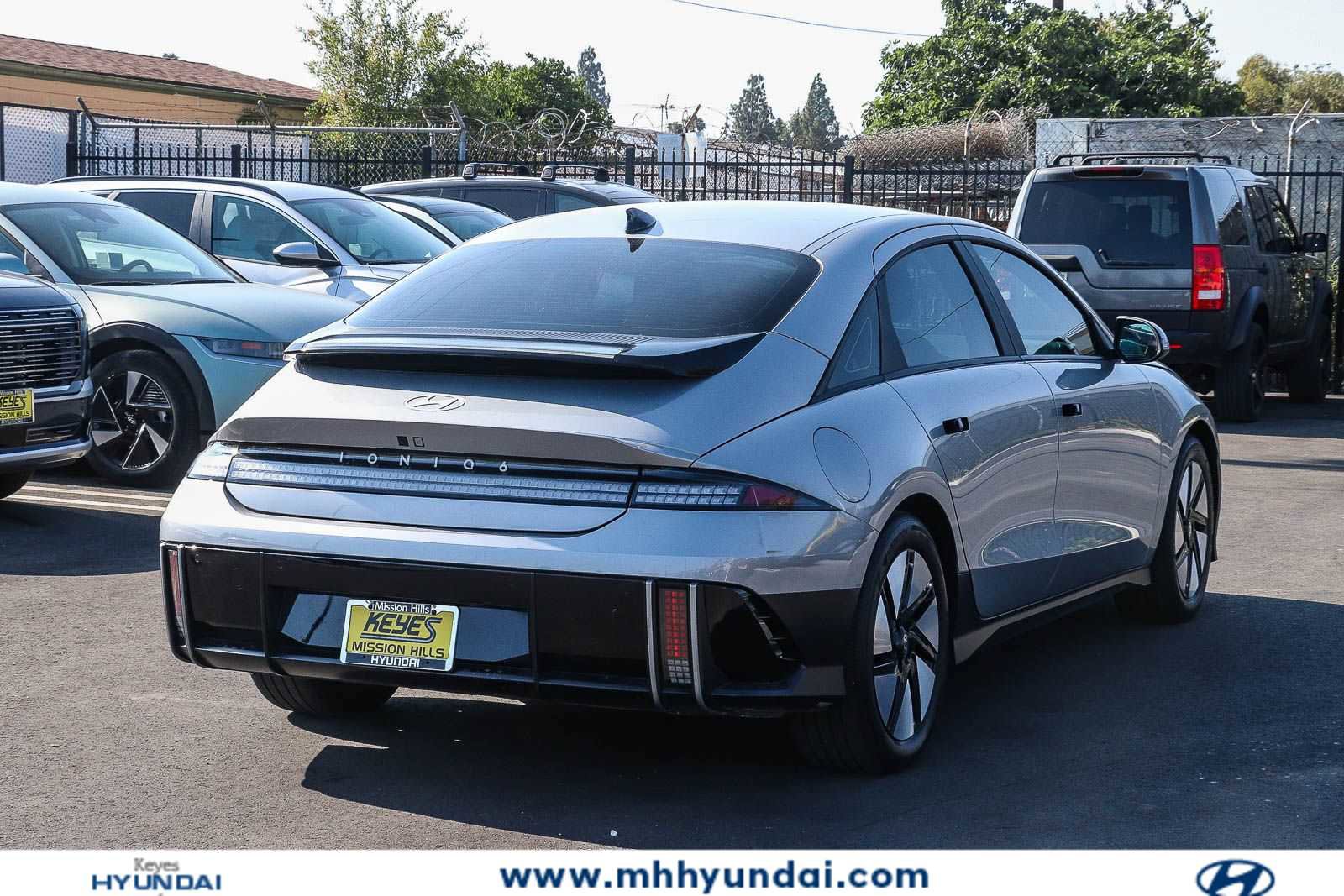 Used 2023 Hyundai Ioniq 6 SE RWD image 4
