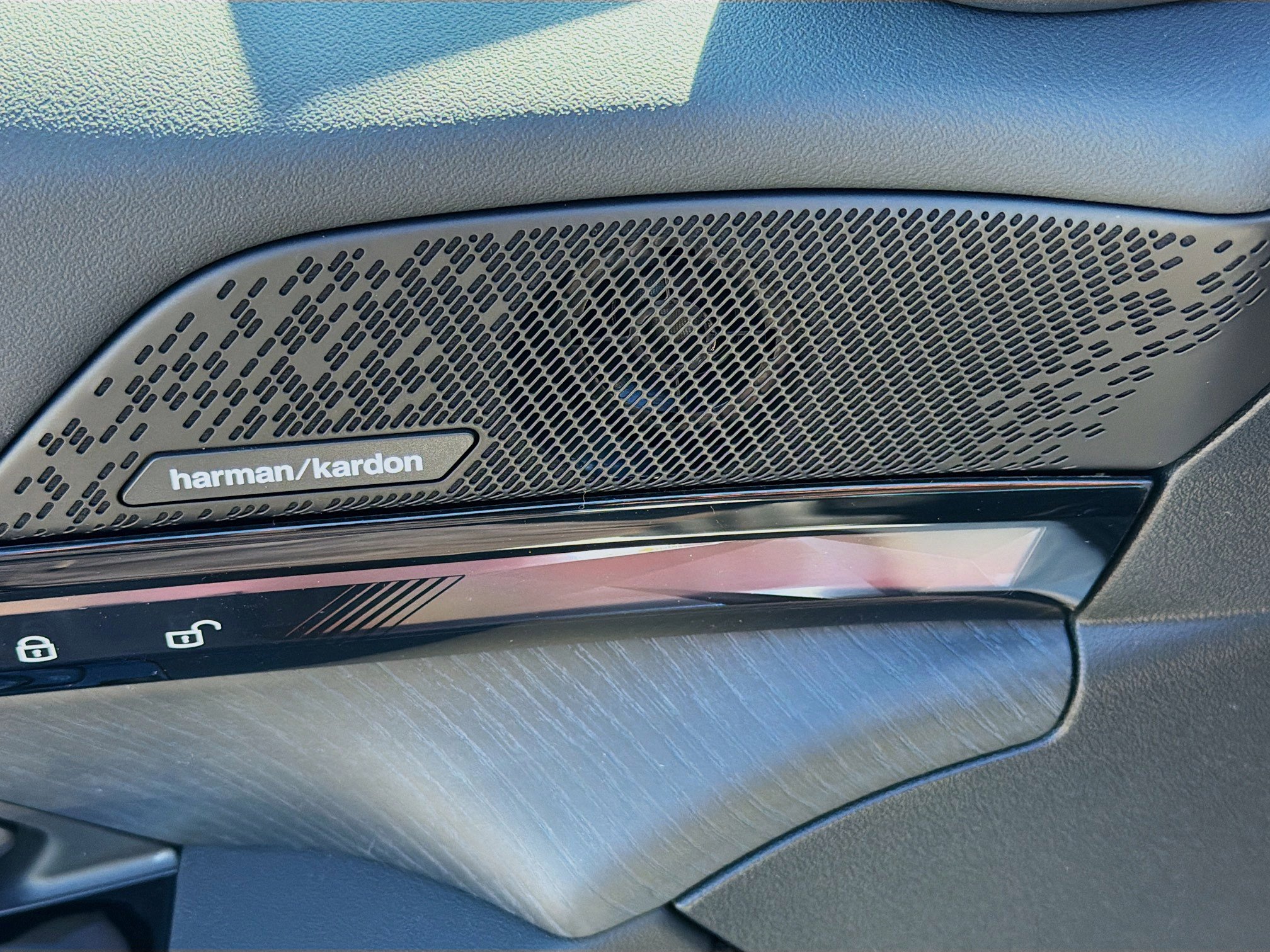 New 2026 BMW i5 eDrive40 image 24