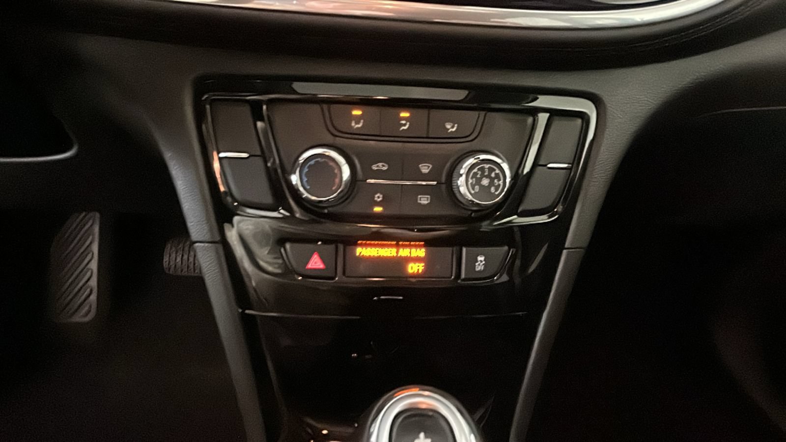 Used 2020 Buick Encore Preferred FWD image 26