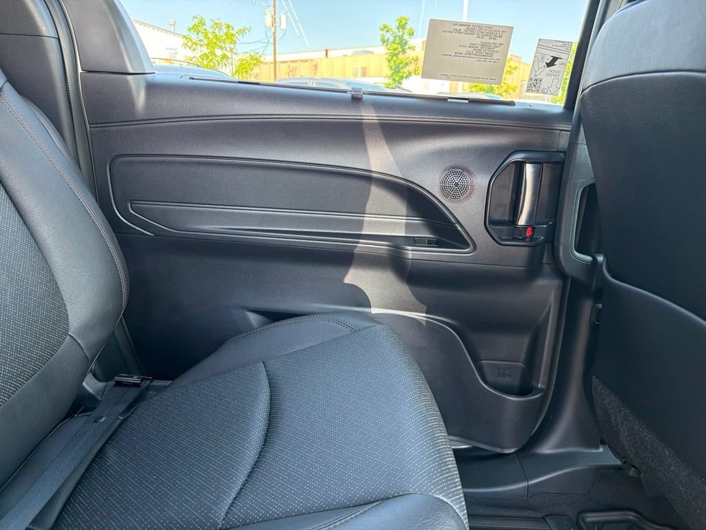 Used 2026 Toyota Sienna Limited FWD image 19