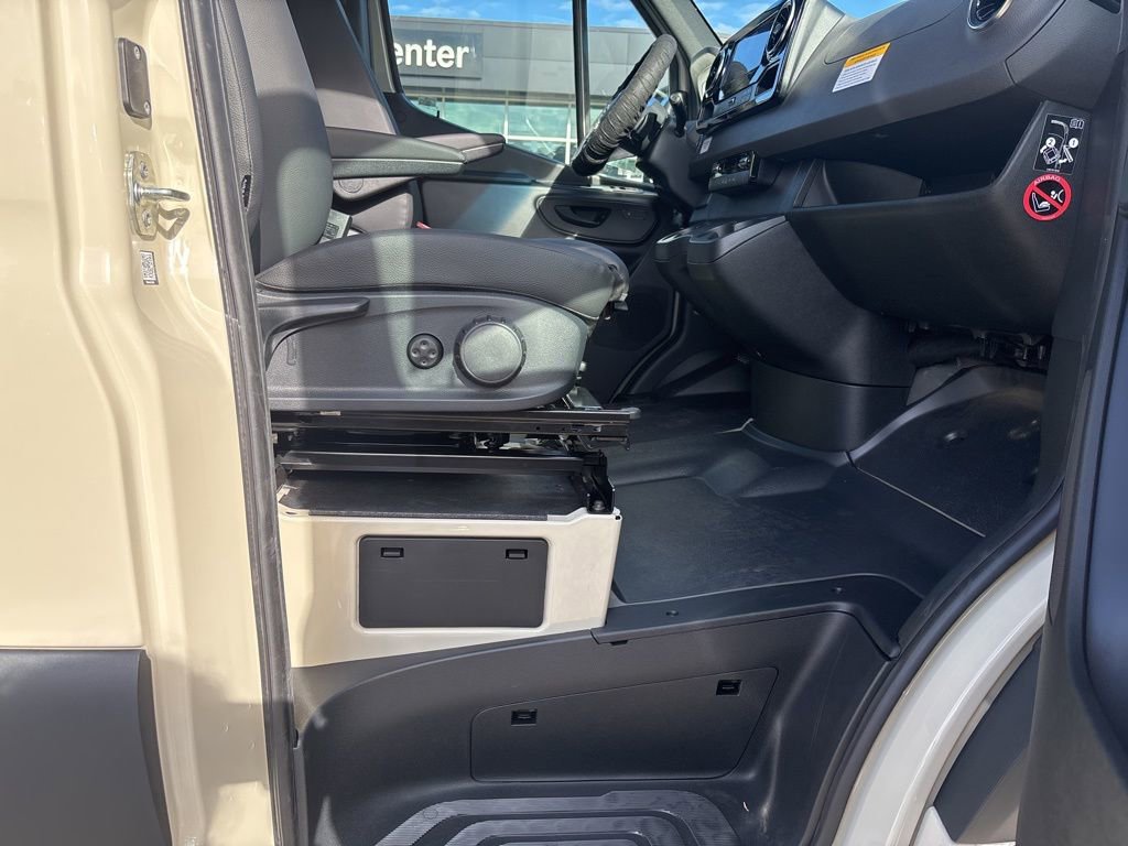 New 2026 Mercedes-Benz Sprinter 2500 image 31