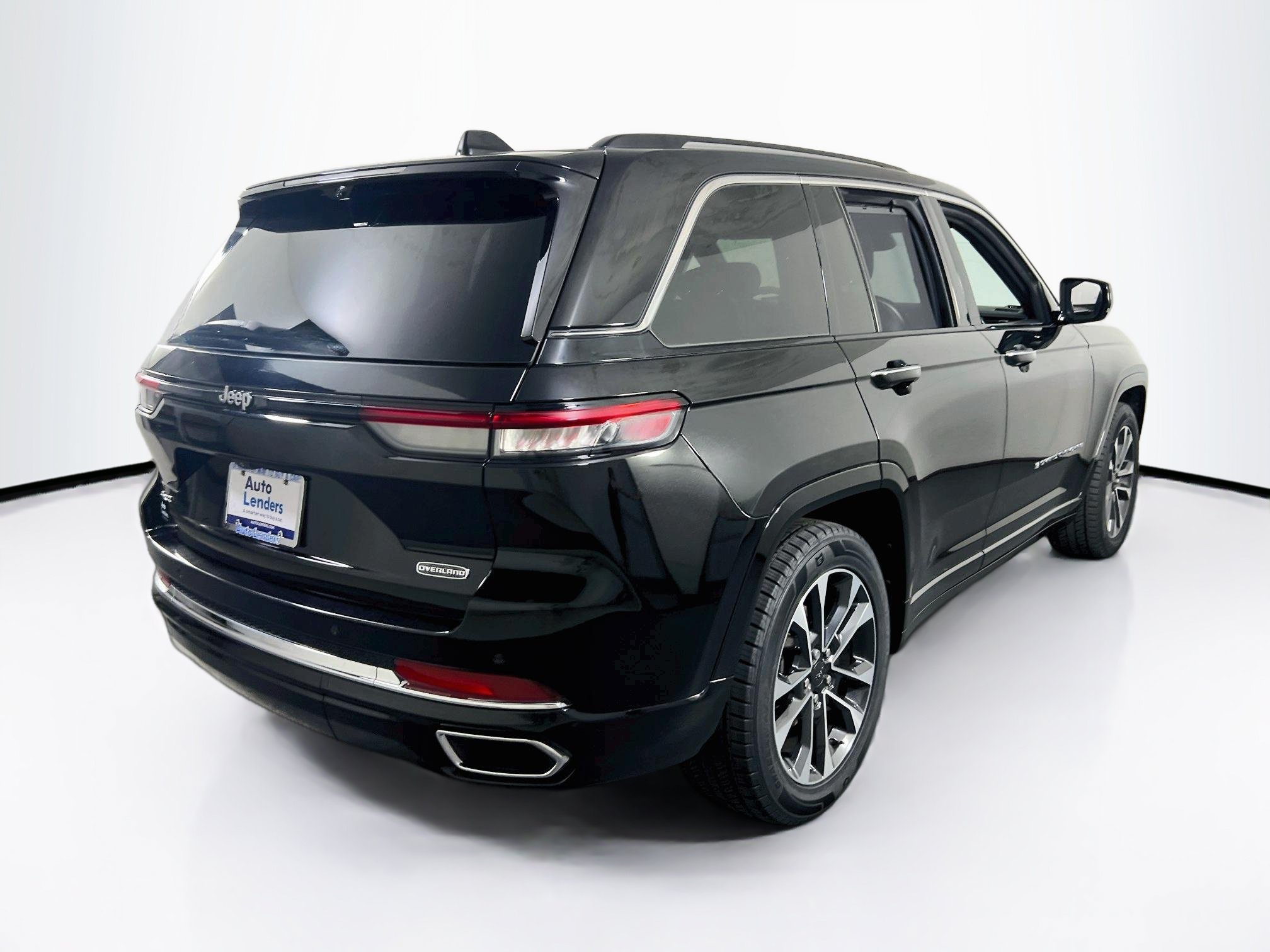 Used 2022 Jeep Grand Cherokee Overland w/ Luxury Tech Group IV AWD/4WD image 5