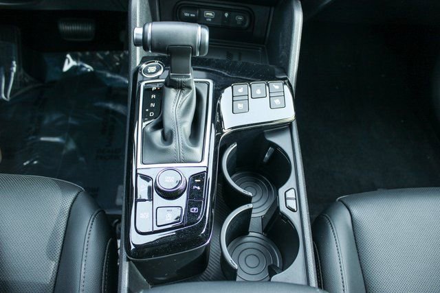 Used 2025 Kia Sportage SX image 19