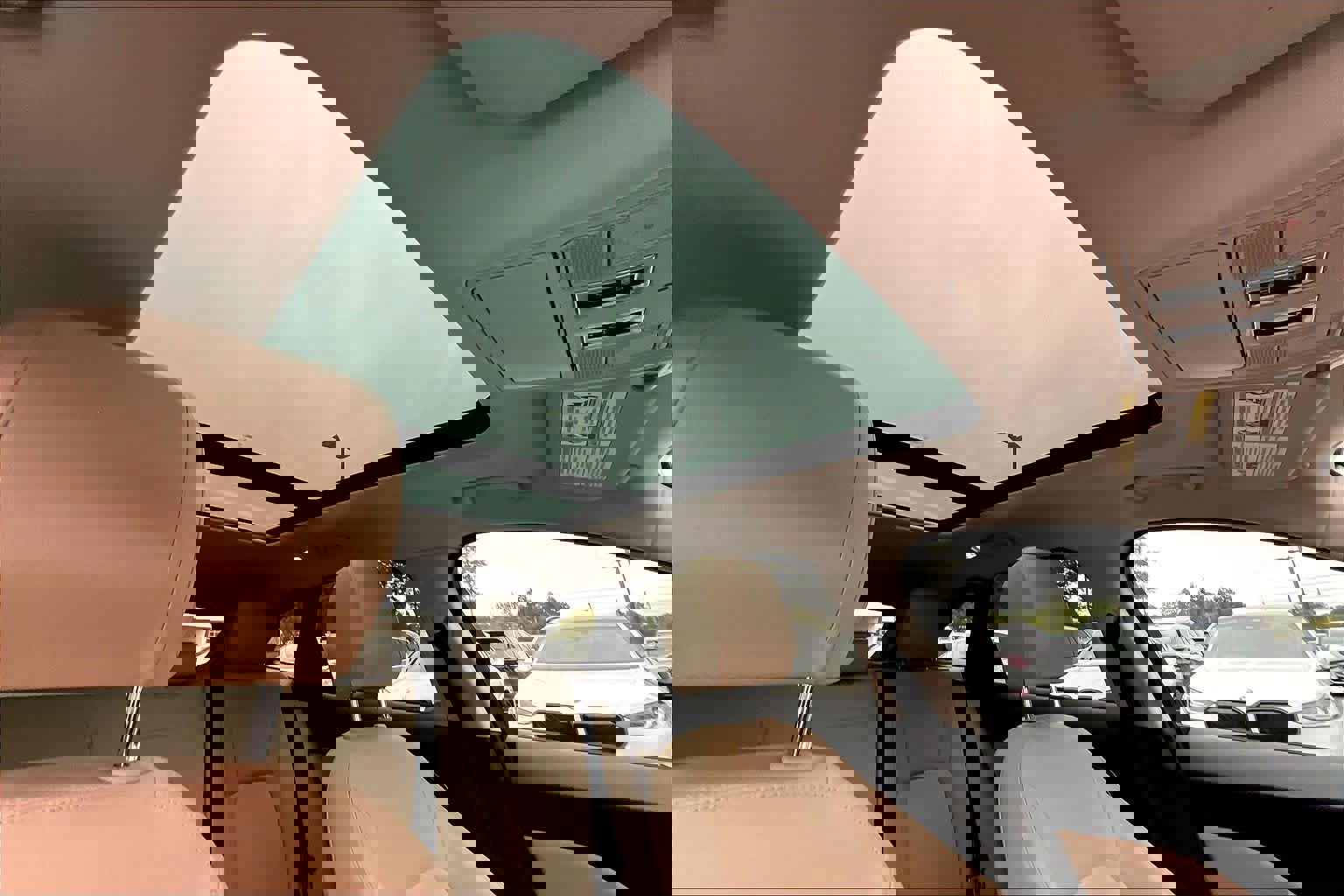 Used 2018 Jaguar F-PACE Premium image 13