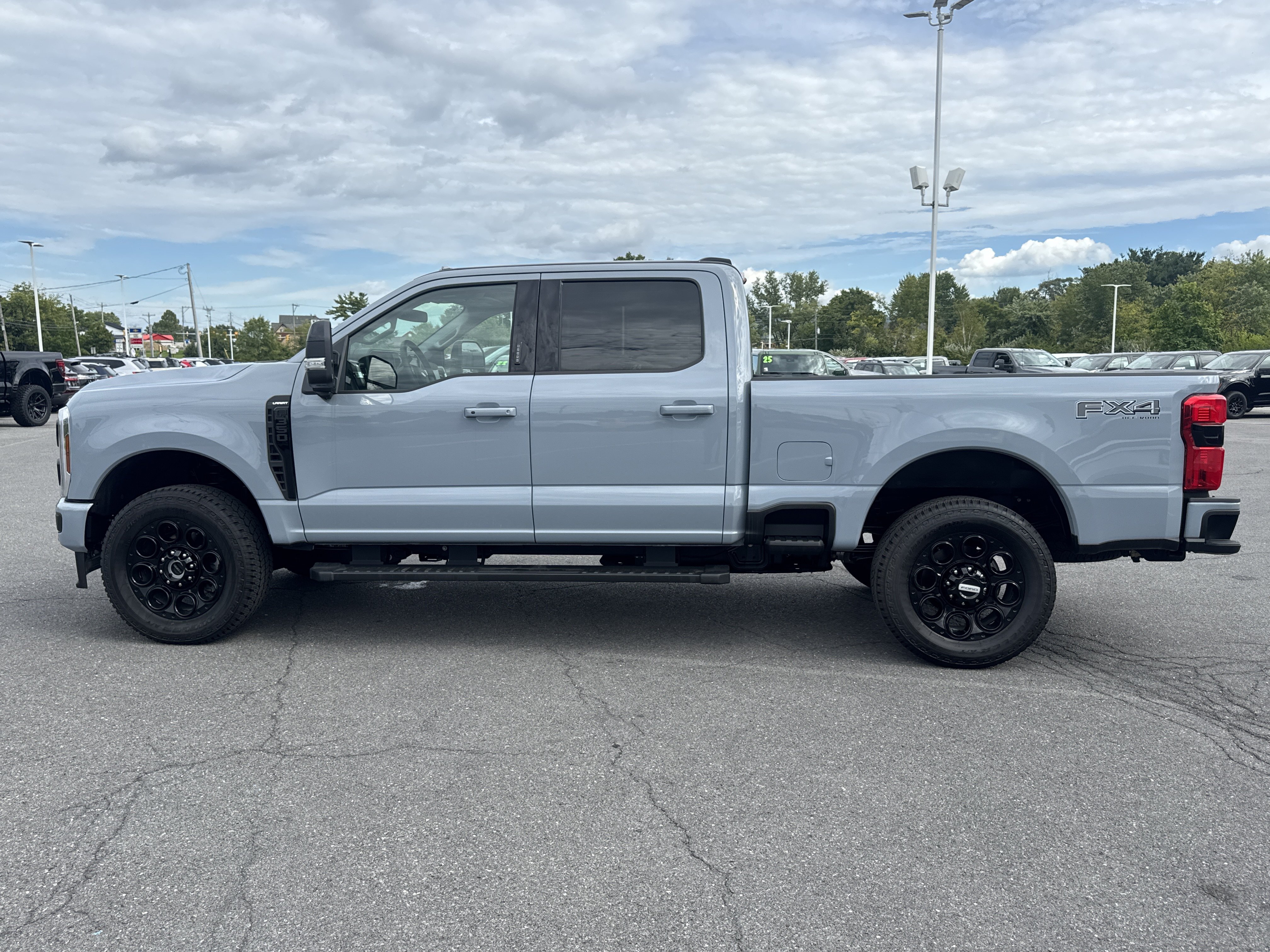 New 2026 Ford F350 Lariat w/ Black Appearance Package AWD/4WD image 9