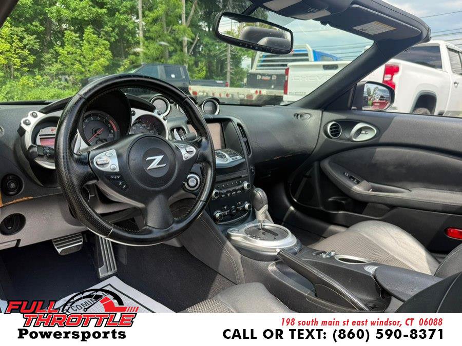 Used 2010 Nissan 370Z Touring RWD image 12