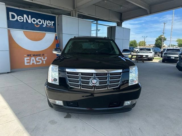 Used 2007 Cadillac Escalade EXT w/ Information Package AWD/4WD image 2