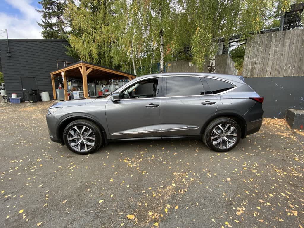 Used 2023 Acura MDX w/ Technology Package AWD/4WD image 3