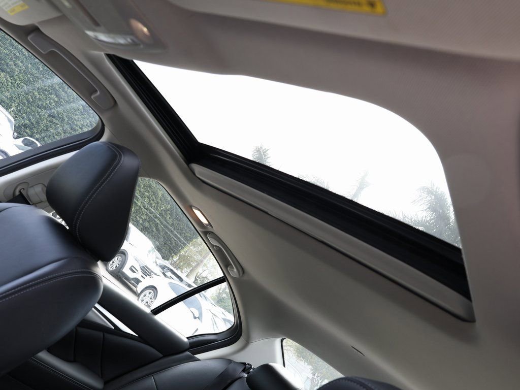 Certified 2023 INFINITI Q50 Luxe w/ Cargo Package image 18