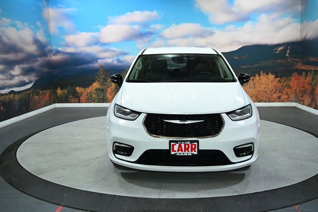 Used 2024 Chrysler Pacifica Limited FWD image 3