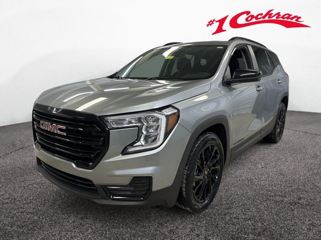 Used 2023 GMC Terrain SLE w/ Driver Convenience Package image 2
