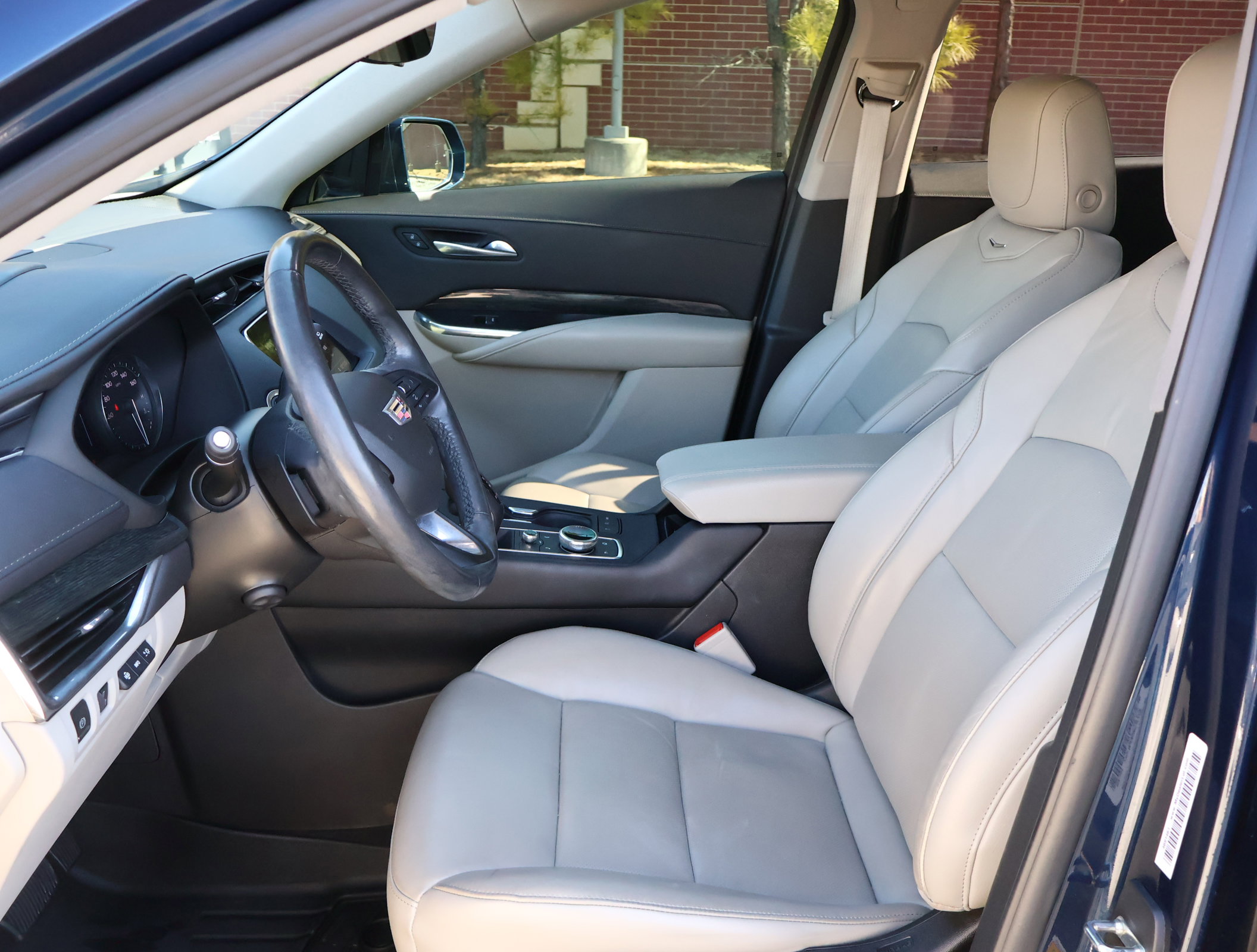 Used 2019 Cadillac XT4 Premium Luxury image 10