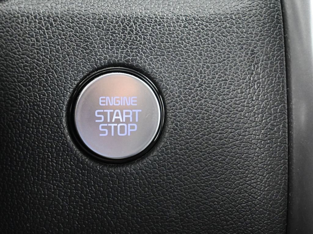 Used 2023 Kia Sorento S image 33