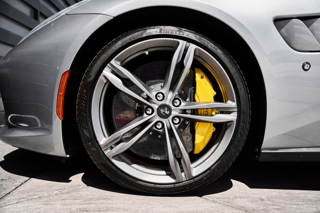 Used 2018 Ferrari GTC4Lusso image 3