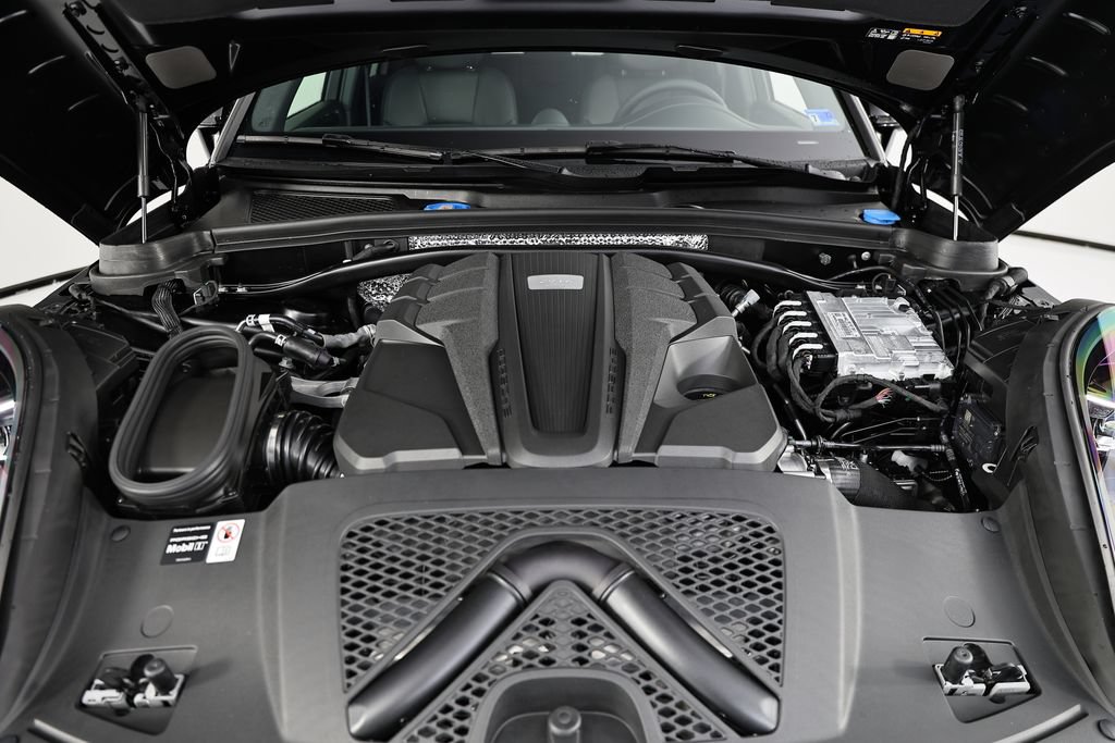 New 2026 Porsche Macan GTS AWD/4WD image 33