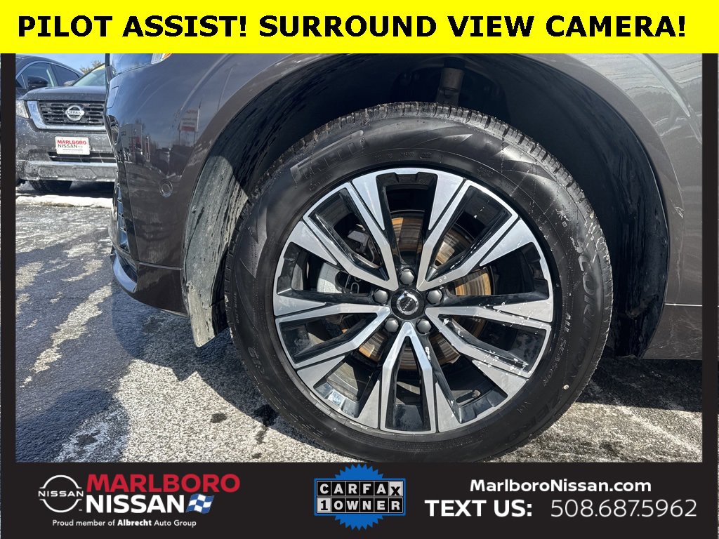 Used 2025 Volvo XC60 B5 Plus w/ Climate Package image 11