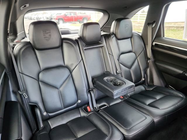 Used 2018 Porsche Cayenne Platinum Edition image 30