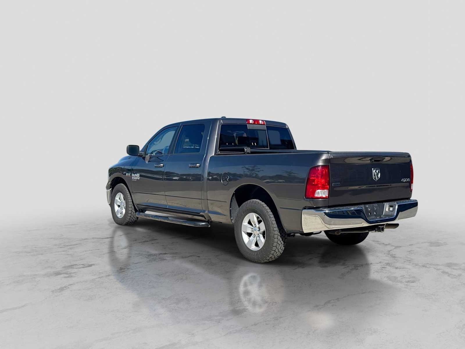 Used 2019 RAM 1500 Classic SLT AWD/4WD image 4