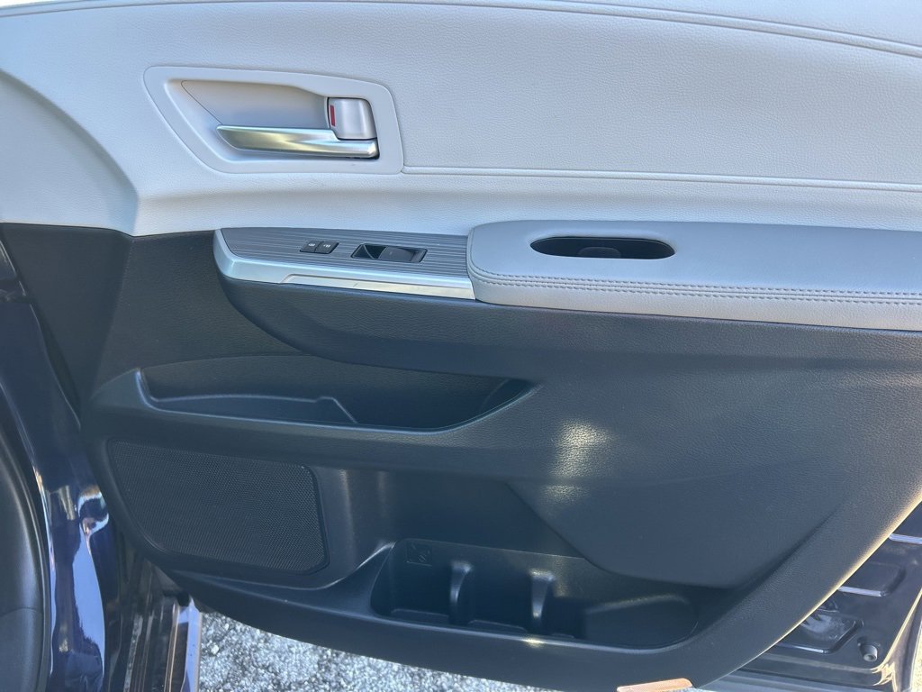 Used 2025 Toyota Sienna XLE image 21
